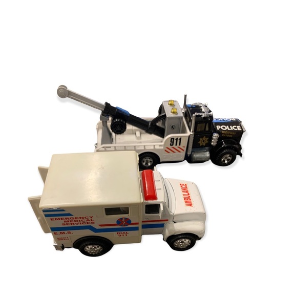 Vintage Die Cast Toy Ambulance and Kenworth Toy Police Tow Truck - Vintage Soma - Picture 2 of 5